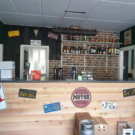 Sas Road Runner Café Bed & Breakfast